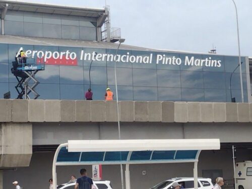 Nome de Pinto Martins, piloto pioneiro do voo NY-RJ, volta a batizar  aeroporto de Fortaleza 
