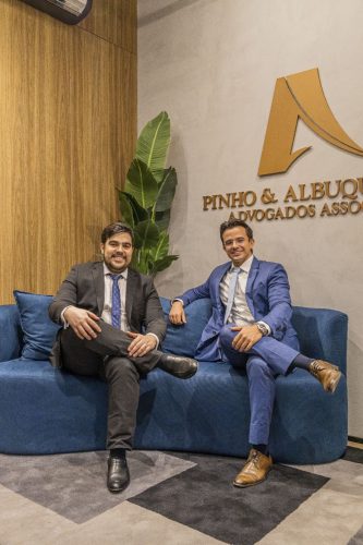advogados Rafael Albuquerque e Thiago Pinho, sócios do escritório Pinho&Albuquerque Advogados. Foto: Divulgação
